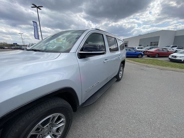 2023 Jeep Wagoneer Base