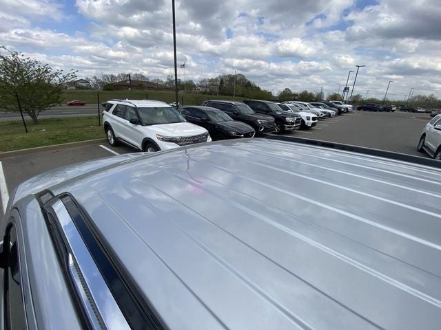 2023 Jeep Wagoneer Base