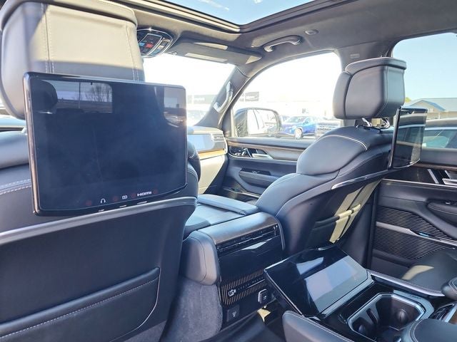 2022 Jeep Grand Wagoneer Series II